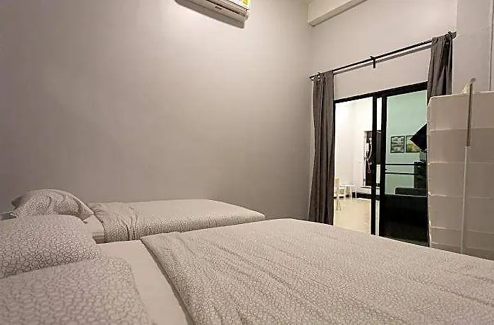 ホテル U1 Large 2 Bed Bts Udomsuk 3*